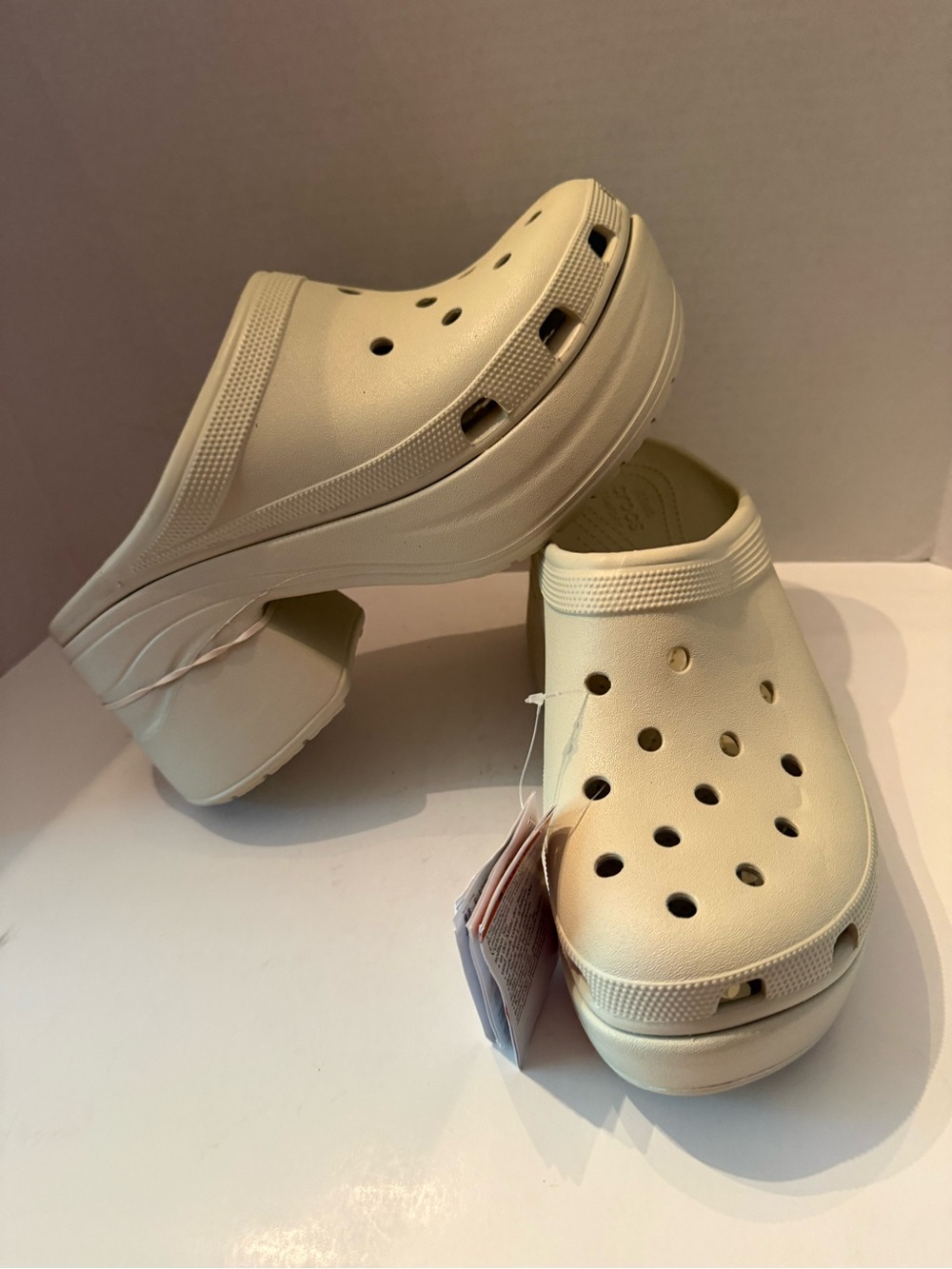 CROCS Bone Colored Platform Siren Clogs Men’s 11 New with Tag